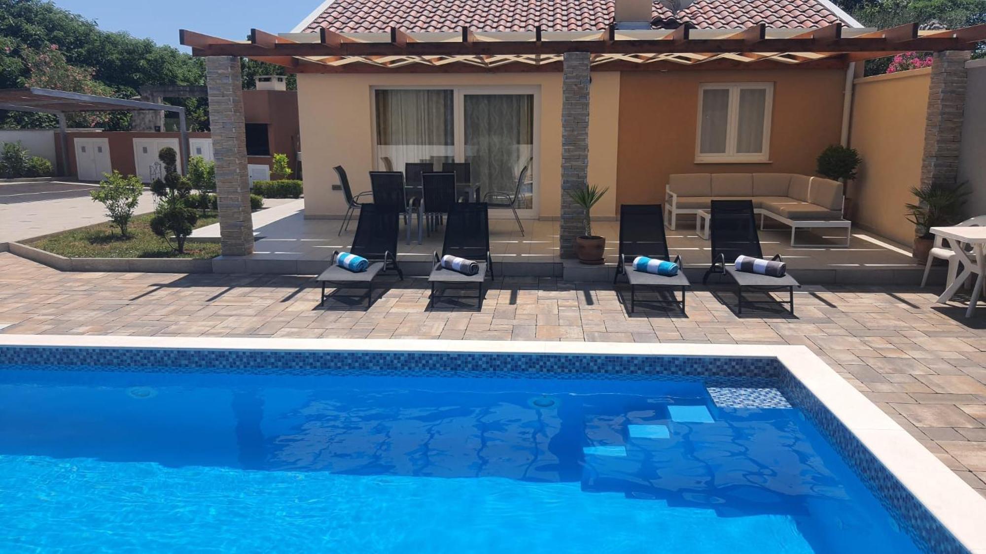 Villa Happy House Zara Esterno foto