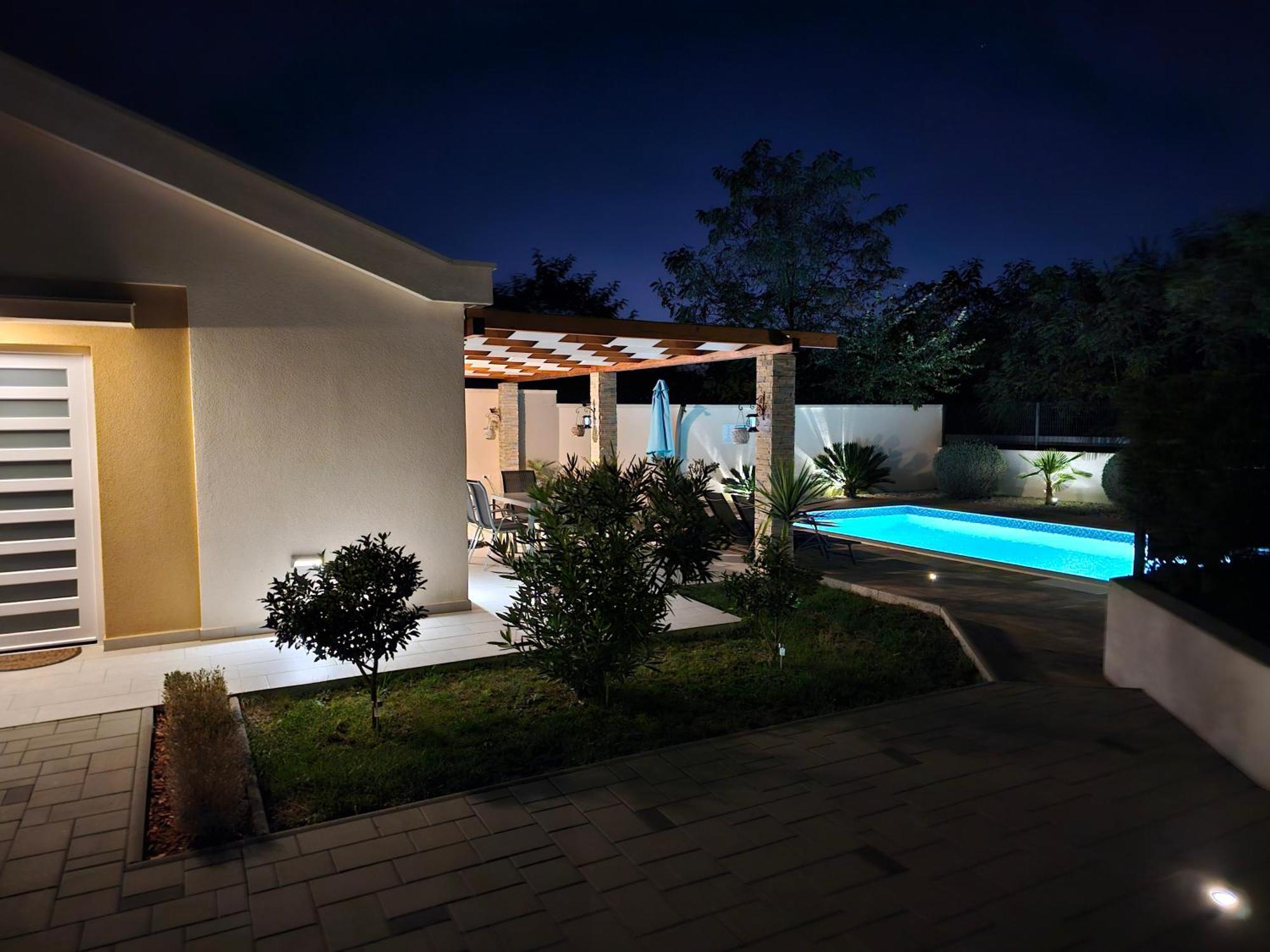 Villa Happy House Zara Esterno foto